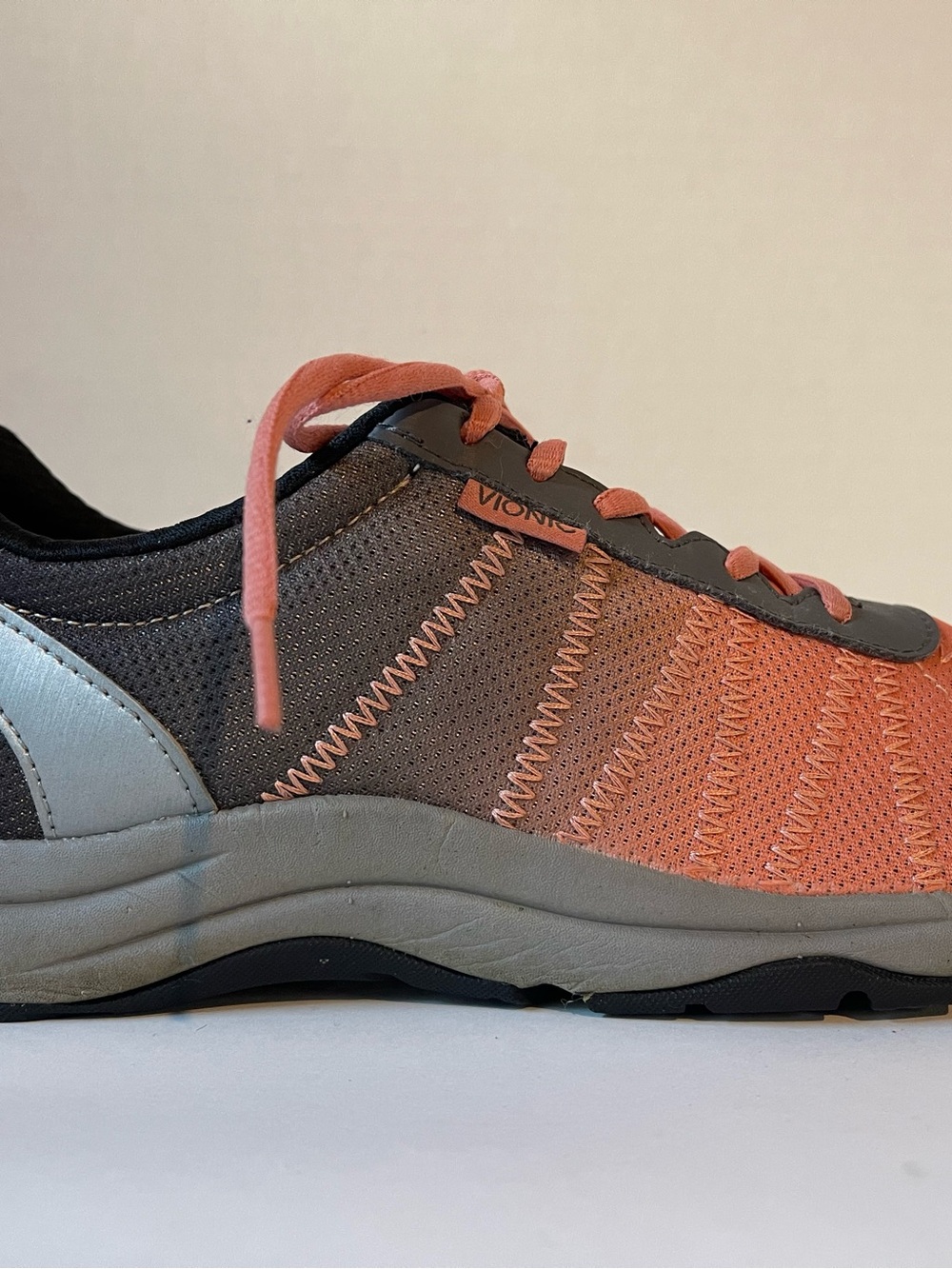 Vionic Women’s AteticCoral Orange and Gray Athletic Sneakers Size 9